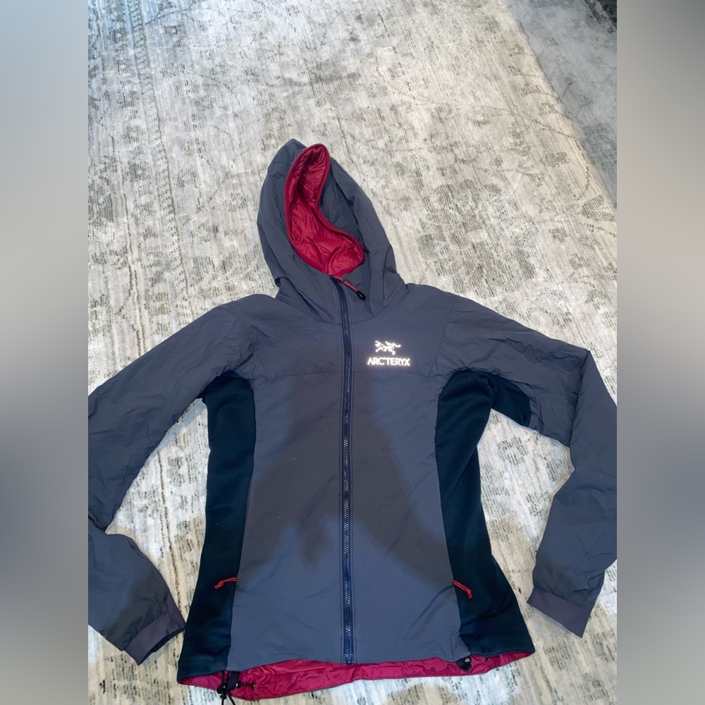 Arc’teryx atom hoodie